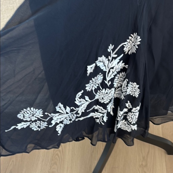 NWT Ted Baker 100% Silk Elegant Black Embroidered Dress - Picture 4 of 11